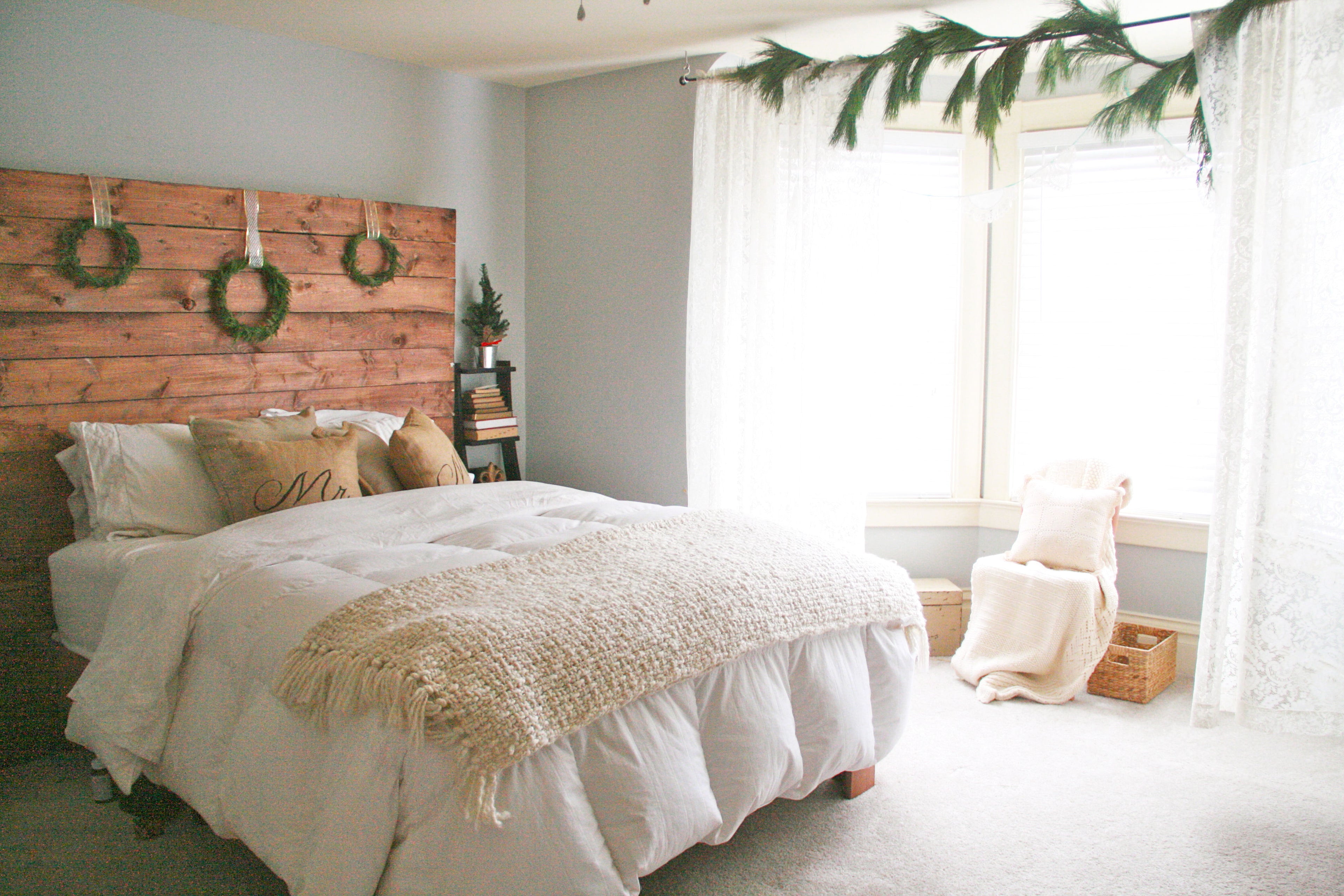 Organizing a Guest Bedroom for the Holidays