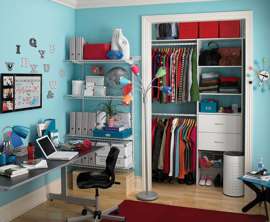 teen bedroom and desk