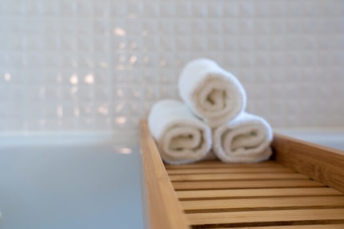 Storage Ideas for Bathrooms with Clawfoot Tubs