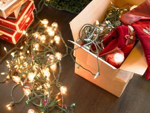 packing christmas decorations