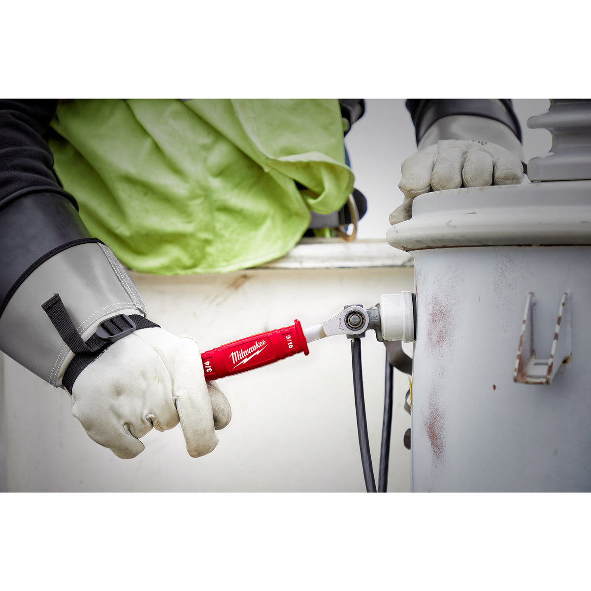 Milwaukee Lineman’s 2in1 Insulated Ratcheting Box Wrench (48-22-9211)